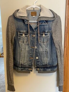 Cute Denim American Eagle Jacket, Size Small, Excellent Condition